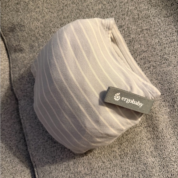 Ergobaby Other - Ergobaby Aura Wrap - Gray and White Stripe